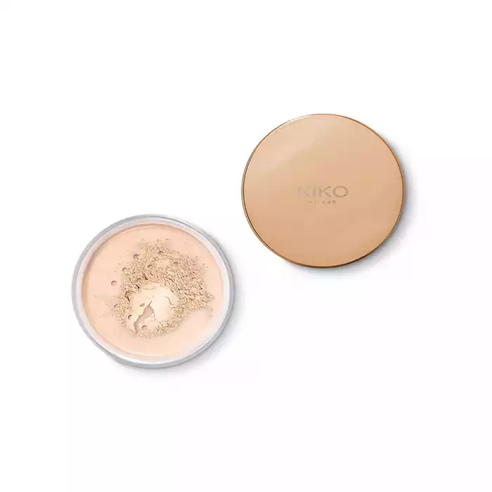 Illuminating face and eye powder. Ideal for: giving your makeup extreme shine in one simple step. It’s special because: -its formula is enriched with avocado oil and reflective pearls that give the skin an intense radian | Veela Beauty Illuminating face and eye powder | فييلا بيوتي