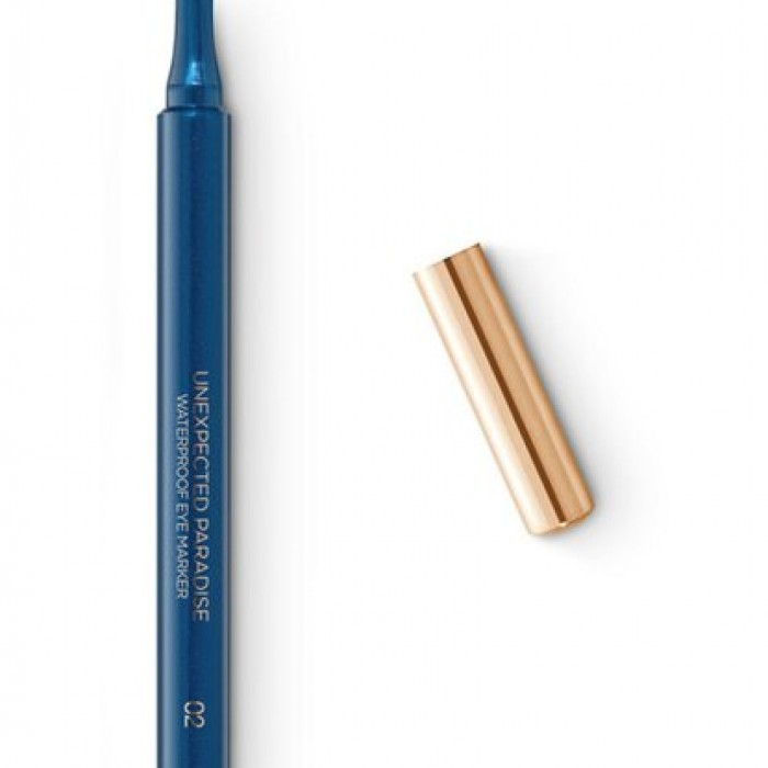 Water-resistant eyeliner pen for the lash line. Ideal for: creating incredible, trendy eye looks with ease, from minimal to geometric to a cat-eye. It’s special because: -its superfluid and the pigmented formula glide | Veela Beauty Water-resistant eyeliner pen for the lash line | فييلا