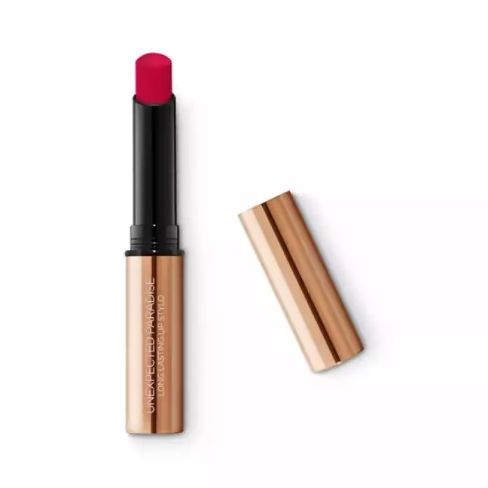 Matte no-transfer lipstick tested to last up to 12 hours. Ideal for: giving the lips an irresistible ultra-matte velvety finish, from sunrise to sunset. It’s special because: -it has a no-transfer texture that’s cream | Veela Beauty Matte no-transfer lipstick tested to last up to 12 hours |