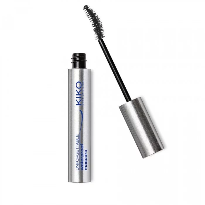 Long-lasting curling mascara with its special anatomical