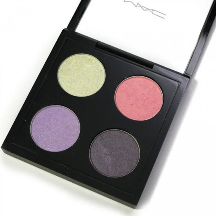 A highly pigmented powder that applies evenly and blends well. Dermatologist tested. Ophthalmologist tested. Non-acnegenic. Safe for contact lens wearers. Can be used wet or dry. | Veela Beauty A highly pigmented powder that applies evenly and blends