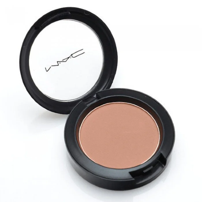 MAC Powder Blush No.Mocha Highly pigmented, long-lasting powder Applies evenly Blends well Remains consistent Strong payoff Create a customized palette of shades Fits into Pro Palette case for easy storage | Veela Beauty MAC Powder Blush No | فييلا بيوتي