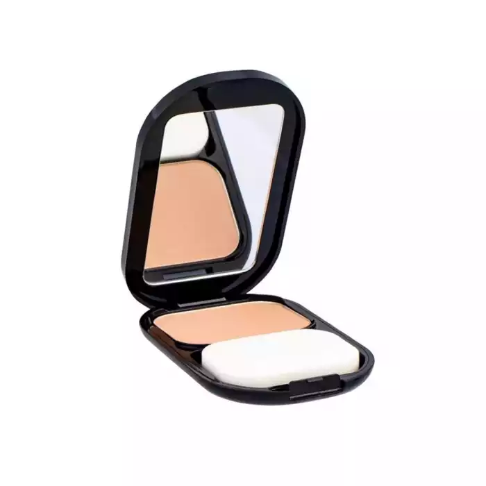 Protects and moisturizes skin, for a smooth coverage and Protects and moisturizes skin, for a smooth coverage and