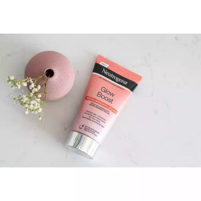 ينشط مقشر Neutrogena Glow Boost Revitalising Exfoliation عملية تجديد البشرة الطبيعية وينقي المسام - للحصول على بشرة نقية ومشرقة. تحتوي التركيبة المؤكدة علميًا ، والتي تم تطويرها بالتعاون مع أطباء الجلد ، على مكونات فعالة | فييلا بيوتي ينشط مقشر Neutrogena Glow Boost Revitalising