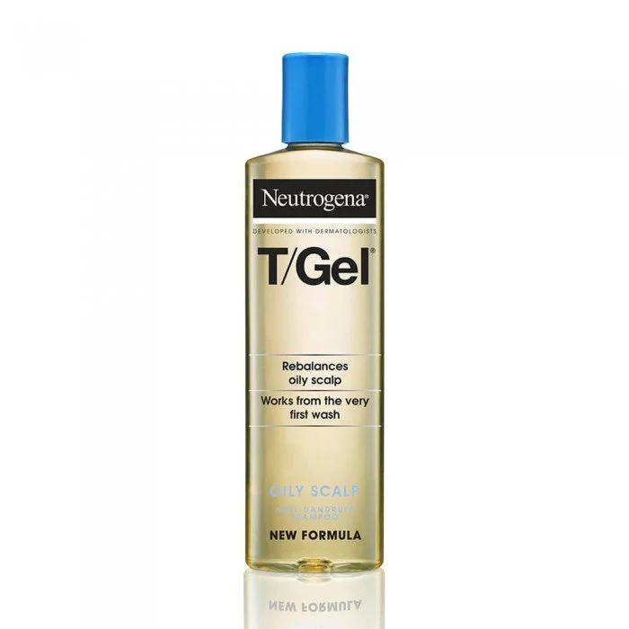 NEUTROGENA® T / Gel® Oily Scalp هو شامبو يومي مضاد للقشرة يعمل على إزالة الزيوت الزائدة ومحاربة القشرة من أول غسلة. تم اختبار شامبو T / Gel® Oily Scalp ، الذي تم اختباره من قبل أطباء الجلدية ، وهو يخفف من التقشر والزيوت | فييلا بيوتي NEUTROGENA® T / Gel® Oily Scalp هو شامبو يومي