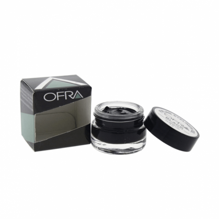 Create a seductive, radiant look with the Radiant Eye Kohl Gel. It comes in a black gel texture that lasts all day long. An ideal choice for an attractive, sparkling eye look. | Veela Beauty It has a gel texture, it has a long lasting hold, it gives