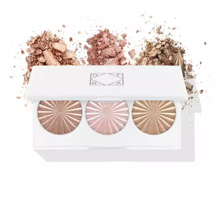 it contains 3 different shades, it is distinguished by its