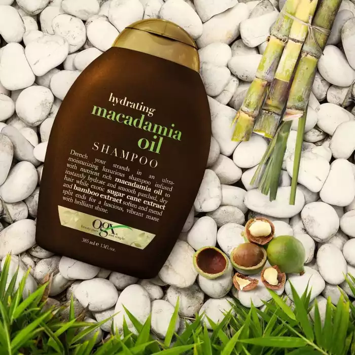 A unique blend of macadamia oil & sulfate-free surfactants for hydrating brilliance Organix drenches your strands in a luxurious formula to instantly hydrate and smooth parched, dry hair. Mends split ends for a luscious, | Veela Beauty A unique blend of macadamia oil & sulfate-free surfactants