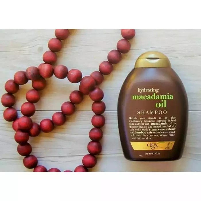 A unique blend of macadamia oil & sulfate-free surfactants for hydrating brilliance Organix drenches your strands in a luxurious formula to instantly hydrate and smooth parched, dry hair. Mends split ends for a luscious, | Veela Beauty A unique blend of macadamia oil & sulfate-free surfactants