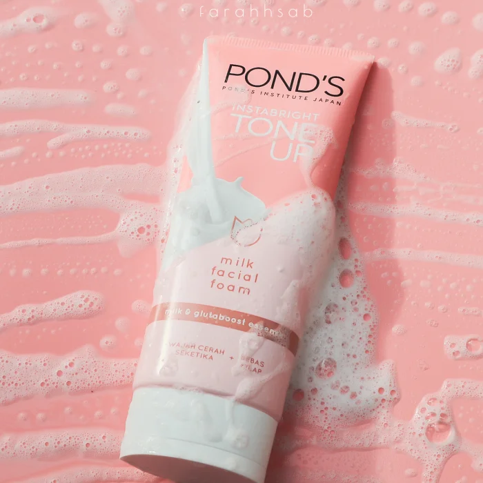 It’s Pond’s first ever skin brightening milk facial cleanser that offers instantly bright skin after every wash. It gives moisture and provides instant facial skin brightening after cleansing with soft whip lather, enric | Veela Beauty It’s Pond’s first ever skin brightening milk facial