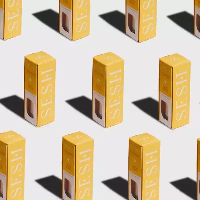 هابي جلو سيروم لتفتيح البشرة ومنحها الإشراقة 30 مل سيروم SESH Happy Glow هو هابي جلو سيروم لتفتيح البشرة ومنحها الإشراقة 30 مل سيروم SESH Happy Glow هو