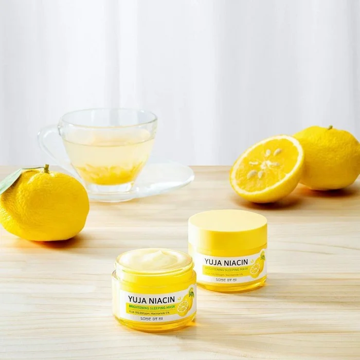 This-2-in-1 Sleeping Mask contains Niacinamide 5% and YUJA