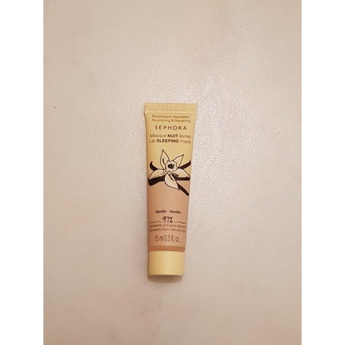 -Apply to lips before going to bed. -Leave on overnight. -No need to rinse in the morning. Vanilla: Grown in Madagascar, vanilla is a good source of fatty acids and boasts nourishing, softening properties. | Veela Beauty -Apply to lips before going to bed | فييلا بيوتي