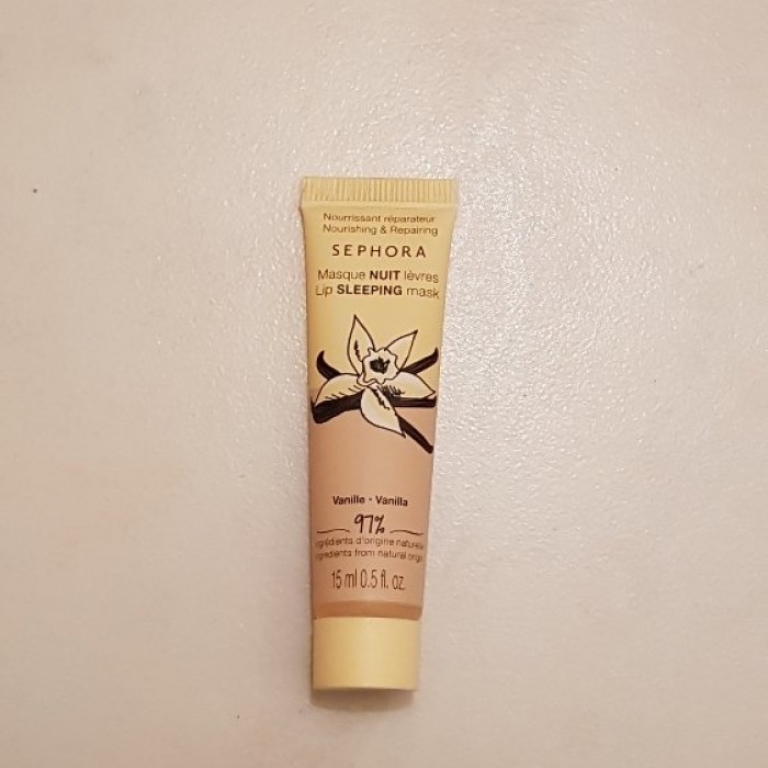 -Apply to lips before going to bed. -Leave on overnight. -No need to rinse in the morning. Vanilla: Grown in Madagascar, vanilla is a good source of fatty acids and boasts nourishing, softening properties. | Veela Beauty -Apply to lips before going to bed | فييلا بيوتي