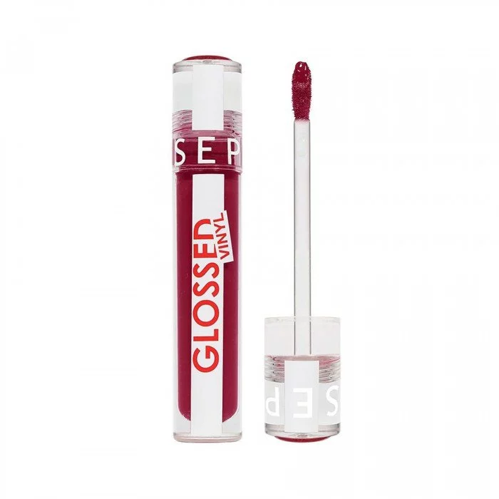 Sephora Glossed Vinyl Lip Gloss 07 Provocative Cherry -Use a lip scrub beforehand for softer lips -Start at the Cupid’s Bow then spread the Glossed Vinyl out towards the sides. -And voila, perfectly lacquered lips! | Veela Beauty Sephora Glossed Vinyl Lip Gloss 07 Provocative Cherry |