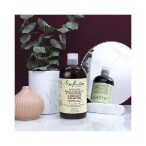 This Sulfate-free, clarifying shampoo removes buildup while