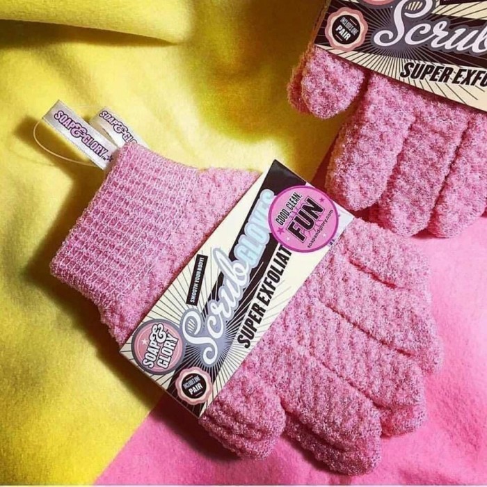 These SOAPER exfoliating scrub gloves will help you smooth