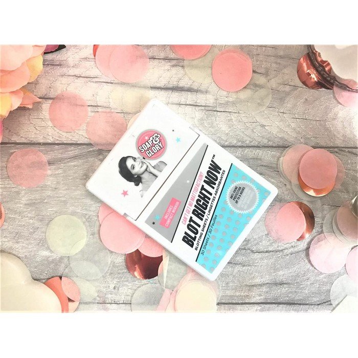 WANT ALL-DAY PORE-FICTION AND TOTAL SATISFACTION? Blot Right Now™ Blotting Sheets are handbags ready for on-the-go touch-ups! These powder-free blotting sheets are suitable for all skin tones. With instant results and a | Veela Beauty | فييلا بيوتي