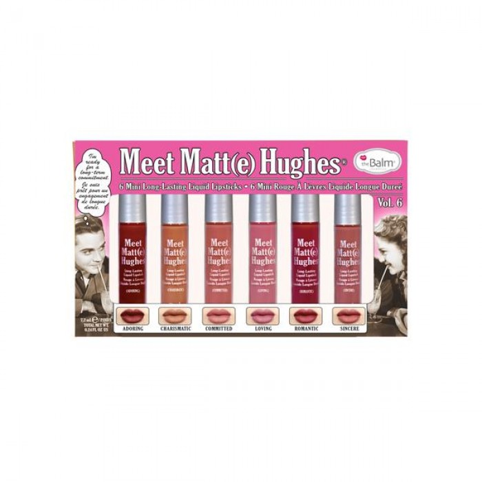 A liquid texture, moisturizes the lips, contains 6 matte