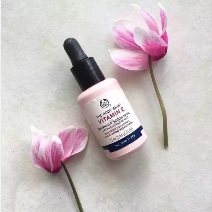Awaken to restored and nourished skin with this innovative lightweight non-greasy serum-in-oil that combines the power of a serum and oil to replenish and recharge skin with moisture overnight. The morning after skin loo | Veela Beauty Awaken to restored and nourished skin with this innovative