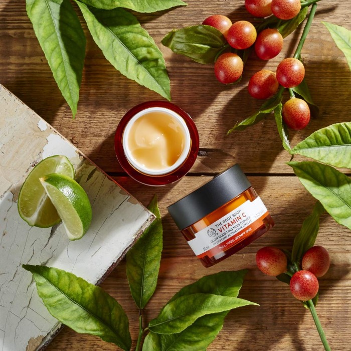 Our Vitamin C Glow Boosting Moisturiser gives you a helping