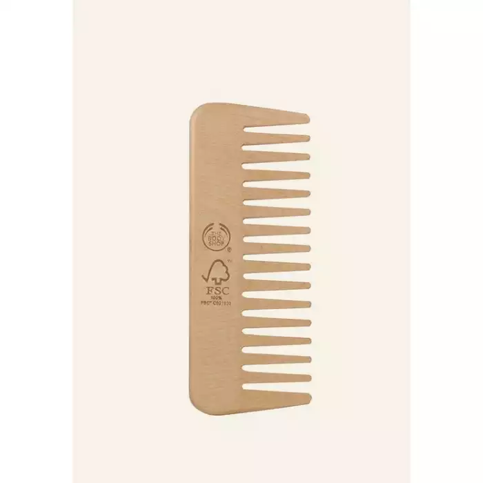 Effortlessly detangle wet or dry hair, with our wide-toothed comb. The perfect tool for distributing products through your hair with ease. Comb, Detangles, For use on wet and dry hair, Ideal for all hair types | Veela Beauty Effortlessly detangle wet or dry hair, with our