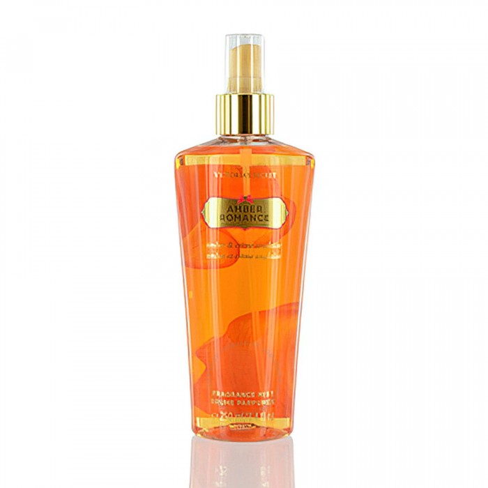 A refreshing and elegant body mist for women or menLeaves