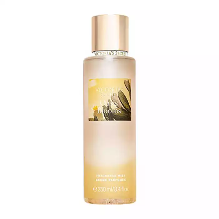 A refreshing and elegant body mist for women or menLeaves