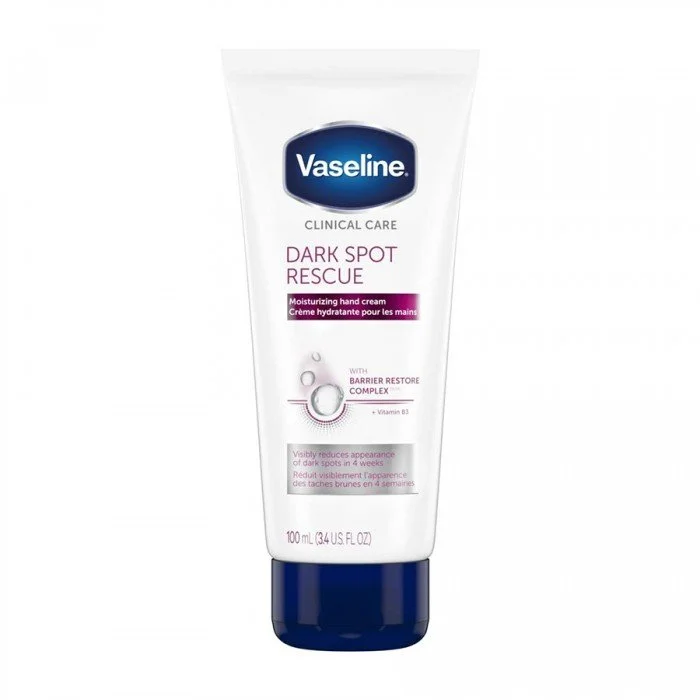 كريم اليد Vaseline Dark Spot Rescue يقلل بشكل واضح من ظهور البقع الداكنة في 4 أسابيع.يعد Vaseline Dark Spot Rescue مصححًا قويًا للبقع الداكنة للأيدي الجافة للشيخوخة.مناسب للبشرة الحساسة ذات رائحة خفيفة. | فييلا بيوتي كريم اليد Vaseline Dark Spot Rescue يقلل