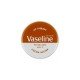 يتكون علاج الشفاه Vaseline® بزبدة