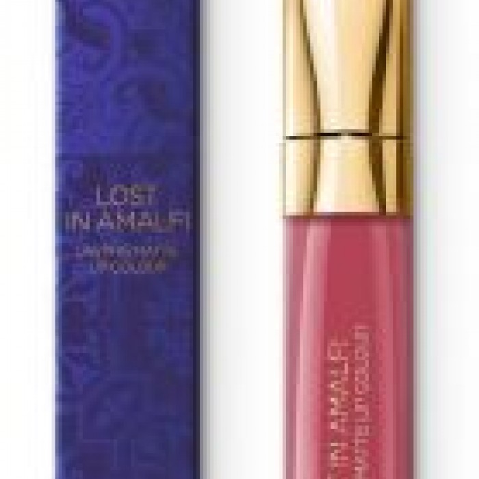Matte liquid lipstick with extreme color and comfort. Long-lasting 8-hour hold. Ideal for: enveloping the lips with irresistible velvety shades and a subtle aroma of orange blossom. Its special because: - the velvet | Veela Beauty Matte liquid lipstick with extreme color and comfort |