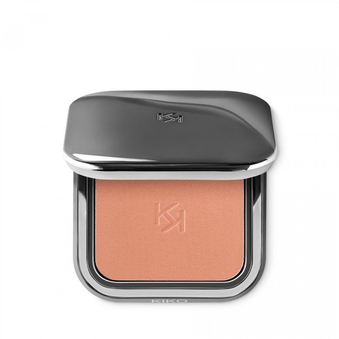 A long-lasting powder blush with a buildable result |